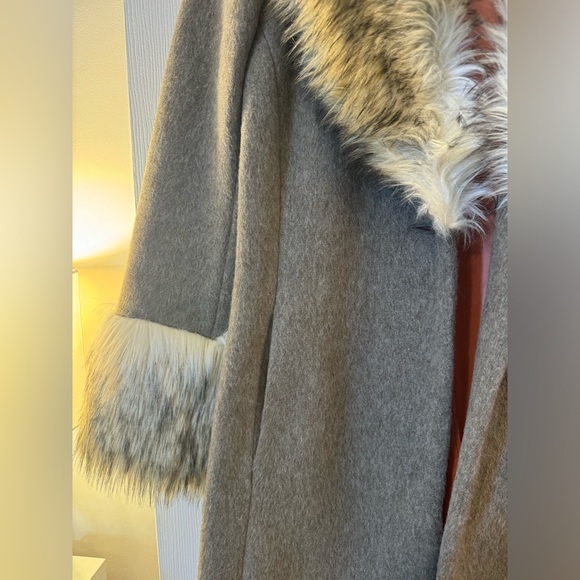 CINQ á SEPT Irina Coat With Faux Fur - Picture 4 of 8